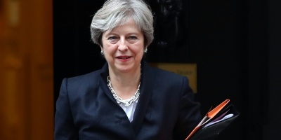 May confa en llegar a un acuerdo con la UE pese a advertencia de su ministro