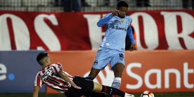 Estudiantes sorprende a Gremio y consigue un valioso triunfo como local