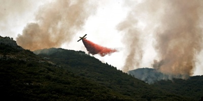 Desalojadas 2.600 personas en el este de Espaa por un incendio incontrolado