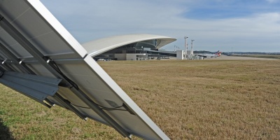 Aeropuerto inaugur� planta de energ�a renovable fotovoltaica