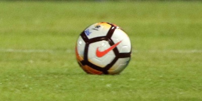 La U Cat�lica no convence pero comanda en solitario el torneo chileno