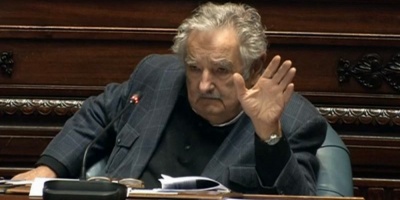 Hoy: Mujica oficializar alejamiento del Senado