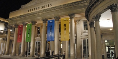 Trabajadores del Teatro Sol�s movilizados por problemas salariales