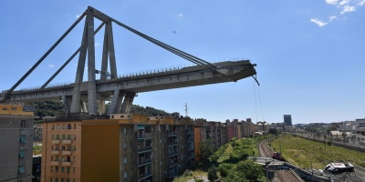 Sigue la b�squeda de posibles desaparecidos entre escombros puente de G�nova