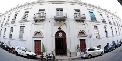 Nuevos m�dicos realizaron festejos con material robado del Maciel