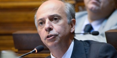 Senador Garca convoca al ministro Bonomi por ruta del llamado dinero "K"