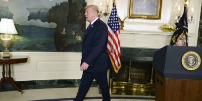 Trump ironiza sobre su ex abogado y asegura que no recomendara sus servicios