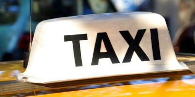 Mataron a un taxista e incendiaron su vehculo