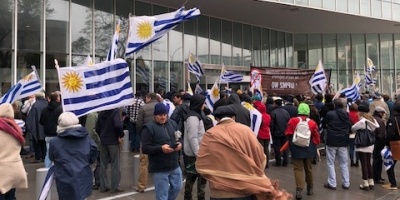 Entregan firmas al Gobierno para que rescinda el contrato con UPM 