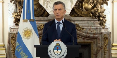 Macri reduce su gobierno a menos de la mitad para afrontar la crisis