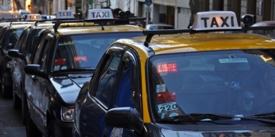 Taxistas esperan que la IM apruebe el sistema para que pasajeros paguen mediante "pos"