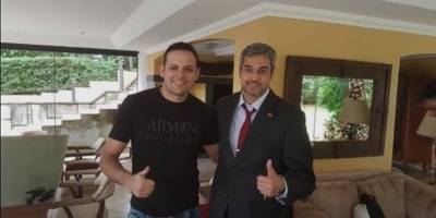 Presidente de Paraguay no descarta que foto con narcotraficante sea real 