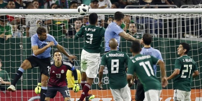 Uruguay gole� a M�xico 4-1