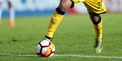 Pe�arol aprovecha empate de Nacional y se aleja de sus escoltas