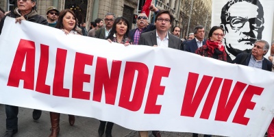 Extienden gran lienzo contra agentes dictadura chilena que fueron liberados