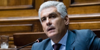 Go�i convoca al Parlamento a Ministros de Trabajo e Industria 