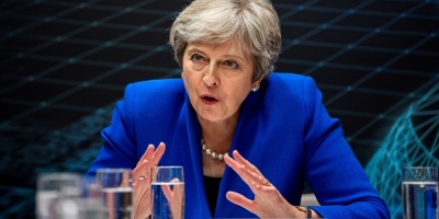 May insiste en que la �nica opci�n ante el "brexit" es su plan o nada