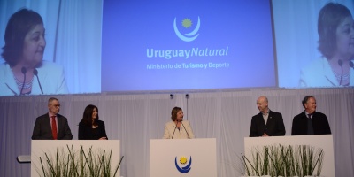 Ministerio de Turismo lanz� la pr�xima temporada tur�stica; Mascherano promociona a Uruguay