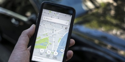 Destruyen cinco veh�culos en Buenos Aires como amenaza contra Uber