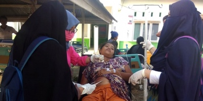 Varios muertos por un tsunami y un terremoto de 7,5 grados en Indonesia