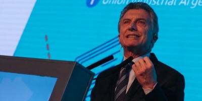 Macri defiende a due�os de pizzer�a insultados tras visita presidencial