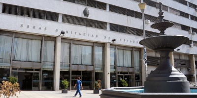 Paro de funcionarios de OSE afecta atenci�n en oficinas centrales
