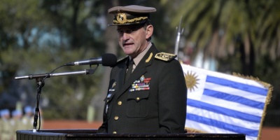 Manini R�os afirma en editorial que Ej�rcito "sigue su marcha hacia el futuro"