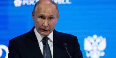 Putin pide a Trump "mirarse al espejo" si busca culpable de alza precio crudo