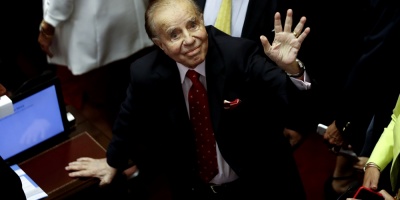 Absuelven al expresidente argentino Carlos Menem por contrabando de armas