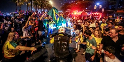 Bolsonaro queda a un paso de la Presidencia y va a segunda vuelta con Haddad