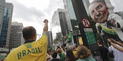 Bolsonaro promete privatizaciones y reducci�n del Estado tras elecciones