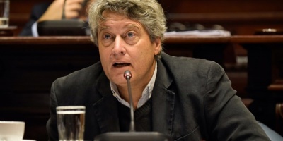 Sector de Michelini respalda postergar definici�n de candidatos en el FA