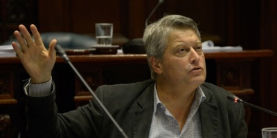 El FA decidi� postergar un mes la realizaci�n del Plenario Nacional para elegir precandidatos a la presidencia.