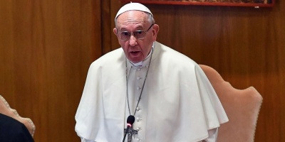 El papa dice que aborto es como contratar a sicario para resolver el problema