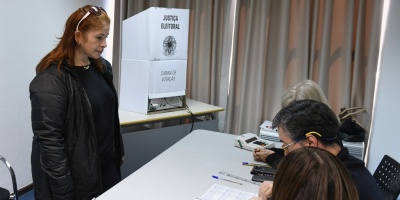 Abren los colegios electorales y Brasil escoge entre Bolsonaro y Haddad
