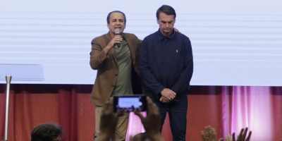 Bolsonaro participa en culto evang�lico en primer acto p�blico tras comicios