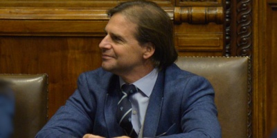 Lacalle Pou volvi� a cuestionar demora del Gobierno en saludo a Bolsonaro