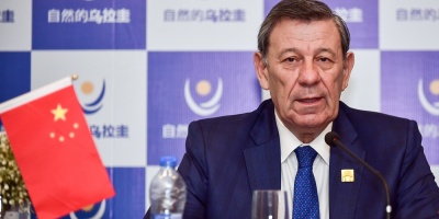 Nin Novoa se reuni� en Shangh�i con empresarios chinos