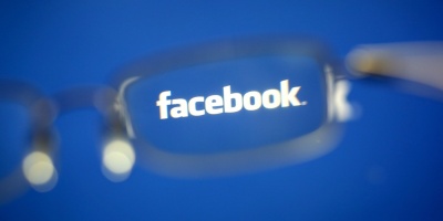 Facebook retira el anuncio antiinmigraci�n de Trump por "sensacionalista"