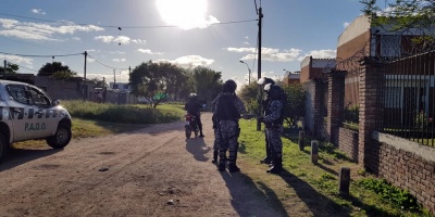 Realizan operativo policial por usurpaci�n de casas en La Cruz de Carrasco