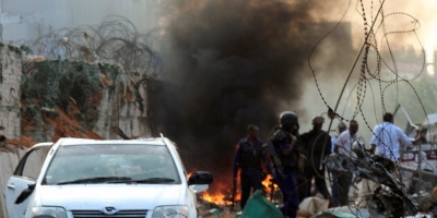 Aumentan a 58 los muertos en el triple atentado con coche bomba en Somalia