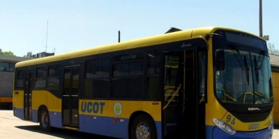 Apedrearon dos �mnibus de UCOT en Unidad Casavalle