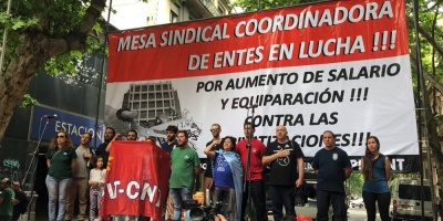 Funcionarios pblicos reclamaron por aumento de salarios