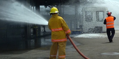 Controlaron incendio que afect un aserradero en la zona de Lezica