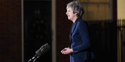 May retoma su plan del "brexit" tras superar la votacin sobre su liderazgo