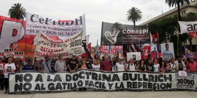 Manifestacin en Argentina contra el protocolo de "mano dura" de la polica