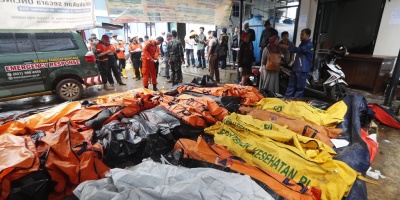 Al menos 222 fallecidos por un tsunami en el estrecho indonesio de Sonda