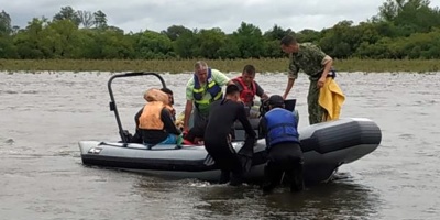 Cuatro personas debieron ser rescatadas por la Armada en Tacuaremb