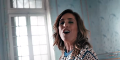 Soledad lanza su nuevo single "La Gringa", que compuso junto a Carlos Vives