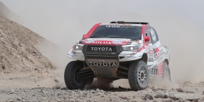 Al-Attiyah gana duelo en coches a Peterhansel en cuarta etapa del Dakar